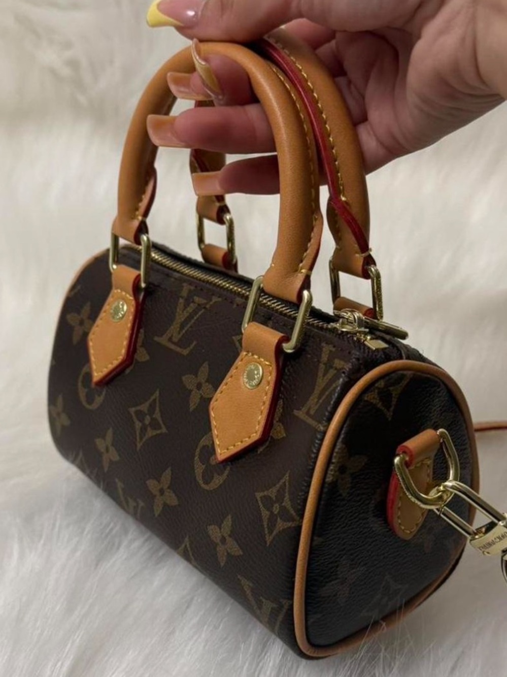 Mini Barrel Bag - Picture 2 of 5